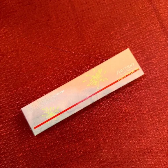 Shiseido Face Duo Brush by Hunter Shafer